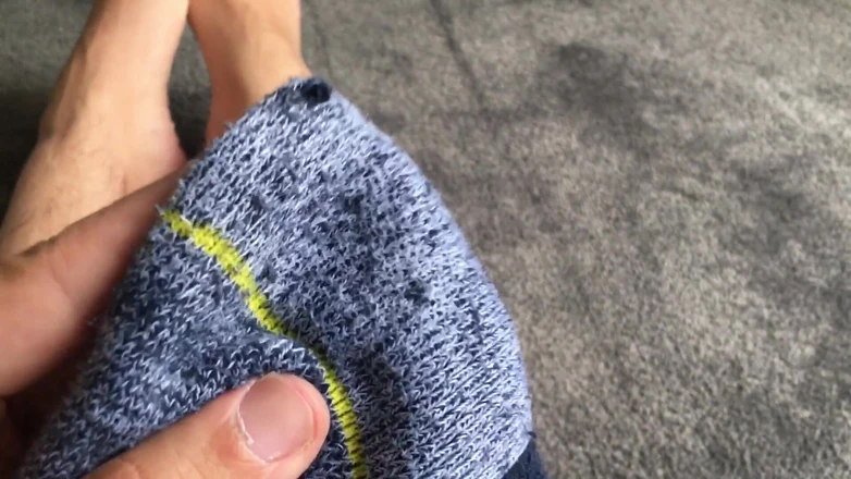 Manlyfoot: Domů Z práce Rovnou k čichání mých ponožkách a uctívání mých...