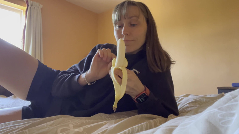Wamgirlx: Miluji sání banánů