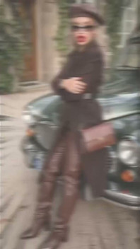 Devotament pentru zeița Findom Goaldigger