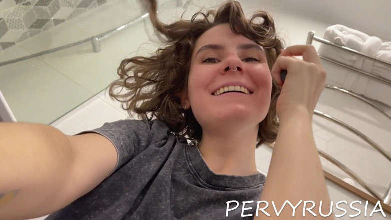 Pervyrussia: Sora vitregă suge pula și se fute cu fratele vitreg pervers