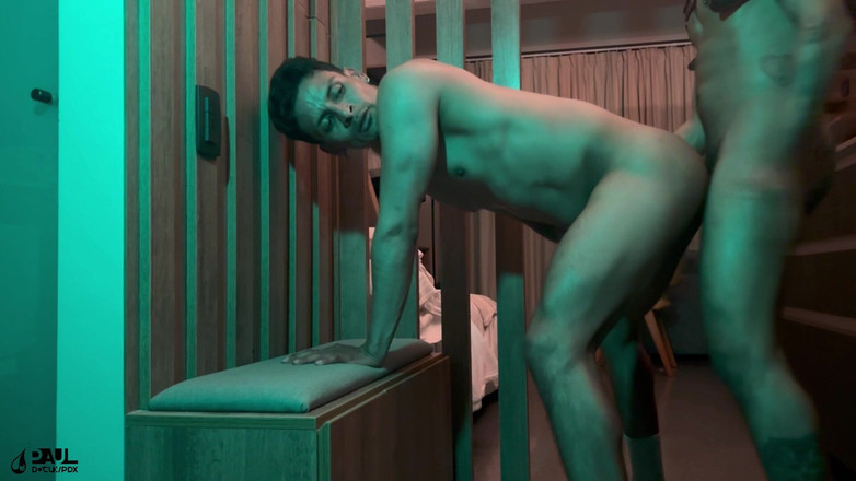 Paul Docux Studio: Part1/ Giữa ánh đèn màu nhấp nháy, chúng ta để khát vọng đó tuôn...