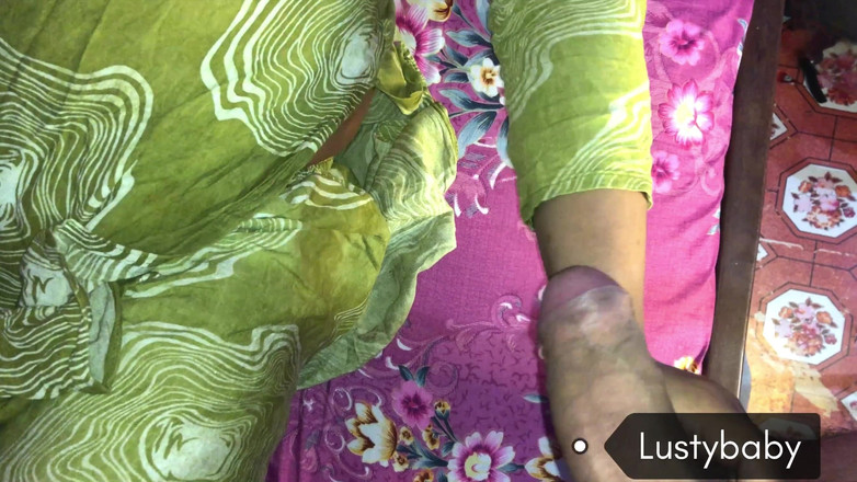 Lustybaby605: Nepalskie dziecko dostaje walentynki