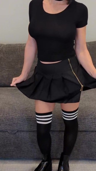 Introducing Lola - She's Kinda Goth