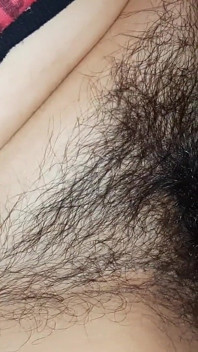 Me masturbé pero mi compañera de cuarto me ayudó a correrme - ilusión lésbica