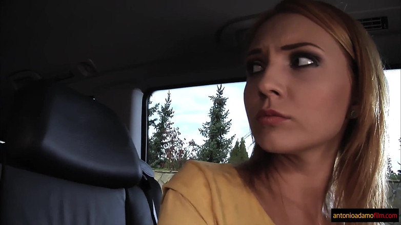 Antonio Adamo Film: Taxichauffeur neukt klant in de kont