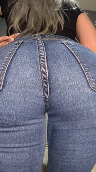 Peidos molhados em jeans