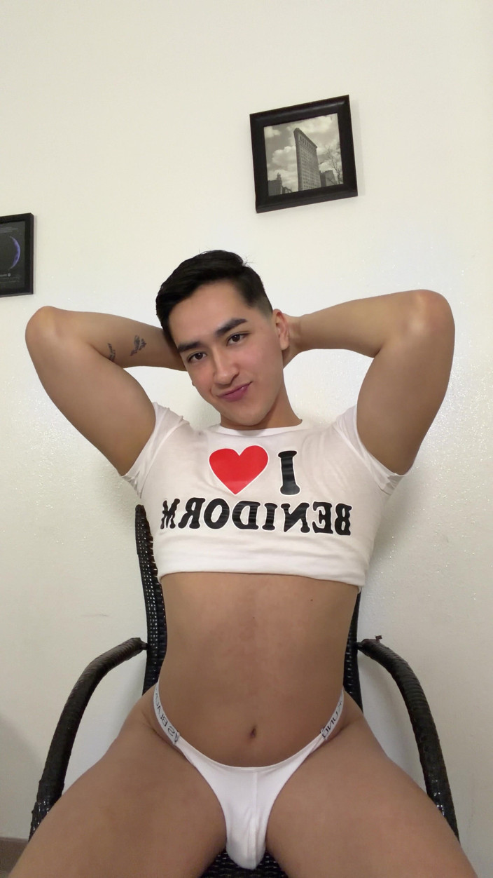 Johnny Hakson: Fofa Femboy, Eu Amo Benidorm Sexy