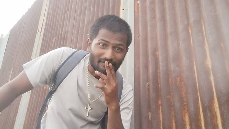 KUMBHA MANOJ KUMAR: Baffalos รวยกับคาวเพลย์บอย