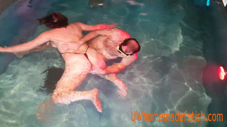 UW Homemade Fetish: Alias mächtiger orgasmus unter wasser
