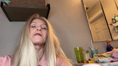 TabithaXXX: You can watch me dress pee pantyhose