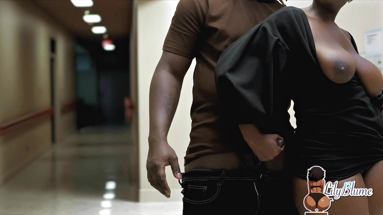Afrocummy: Krankenhaus-masturbation und handjob kommen, während fremde zuschauen