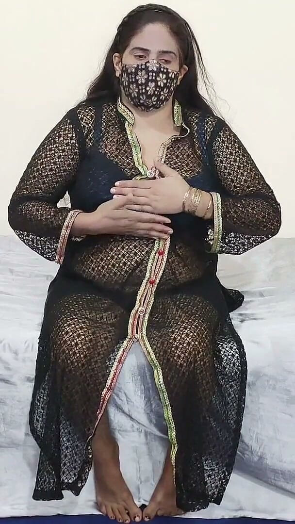 IndianDesiBabhi: 거대한 딜도로 자위하는 아름다운 젖탱이 인도 여자