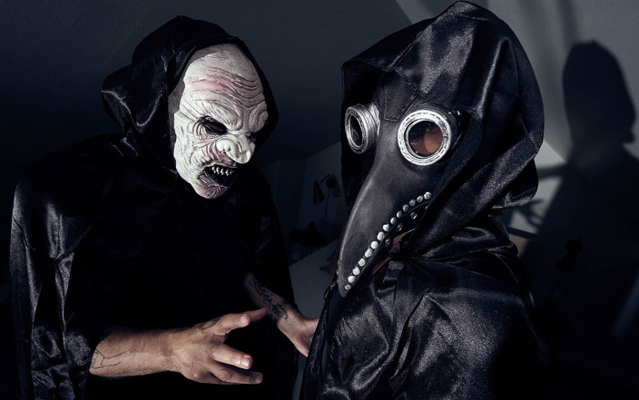 Only Tarts: Mladá kráska šuká strašidelné monstrum s obrovským ptákem o halloweenské noci