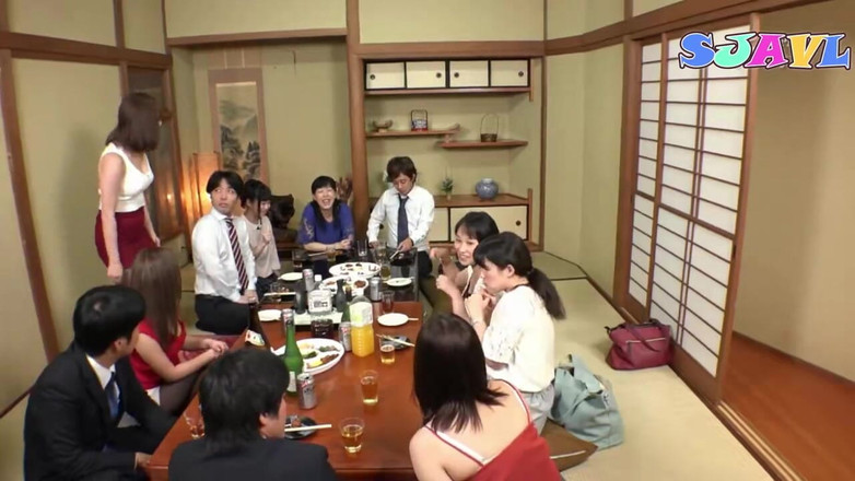 Studio JAV Launcher: Moje první láska ze školního shledání - všechno, co se stalo na...