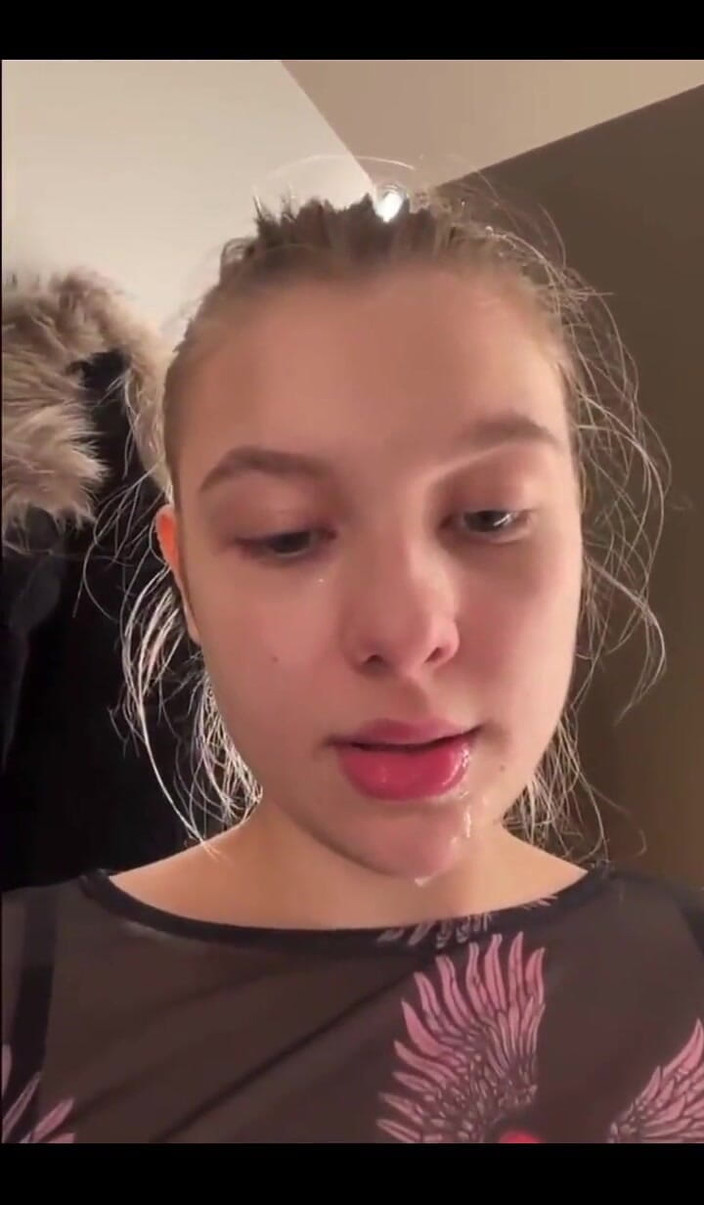 JuiceLussie: Минет в раздевалке