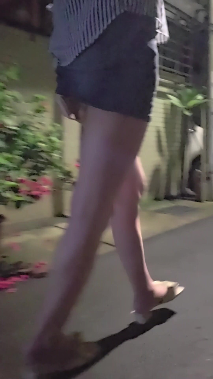 Taiwancdgirl: The Anal Plug Was Inserted Into My Anus.