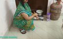 Hotty Jiya Sharma: Sex cu indiancă desi bhabhi purtând un sari verde în bucătărie