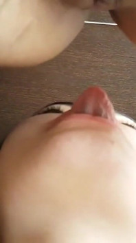 Lesbian dominan jilat pantat
