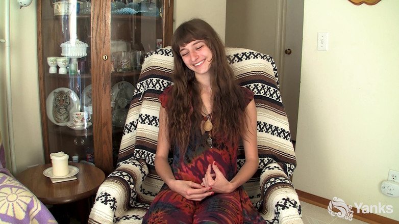 Yanks: Willow Enjoys Her Bushy Muff - Full 4K Remaster