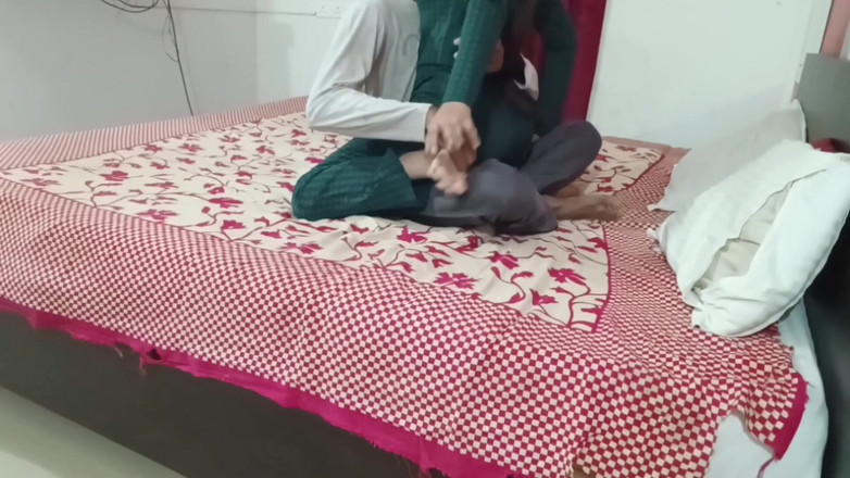 Priya ki Papa: Desi ragazza indiana voleva disperatamente ottenere un cazzo duro