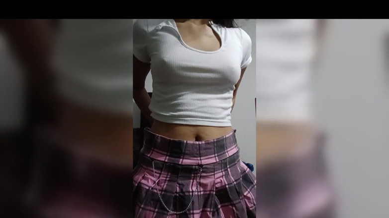 HomemadeTeenhot18: Teens18+ envía un video de sus tetas a su maestro...