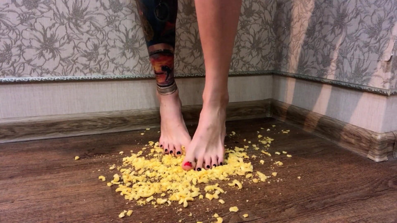 Footmodel Valery: Awek bertatu menghancurkan cincin bawang