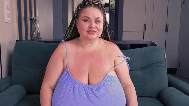 Anna Katz: 私のとても巨乳なぽっちゃり系継母のアンナ・カッツが、女性の体がどのように機能するかを説明してくれます。そして、緊張をほぐすのに役立ちます