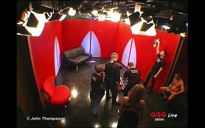 German Hardcore Gangbang: GGG, немецкий гэнгбэнг - дождем и имеют