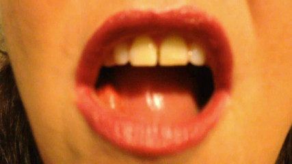 Lily Lipstixxx: ฉันจะทำให้ฟองสบู่เธอแตก!
