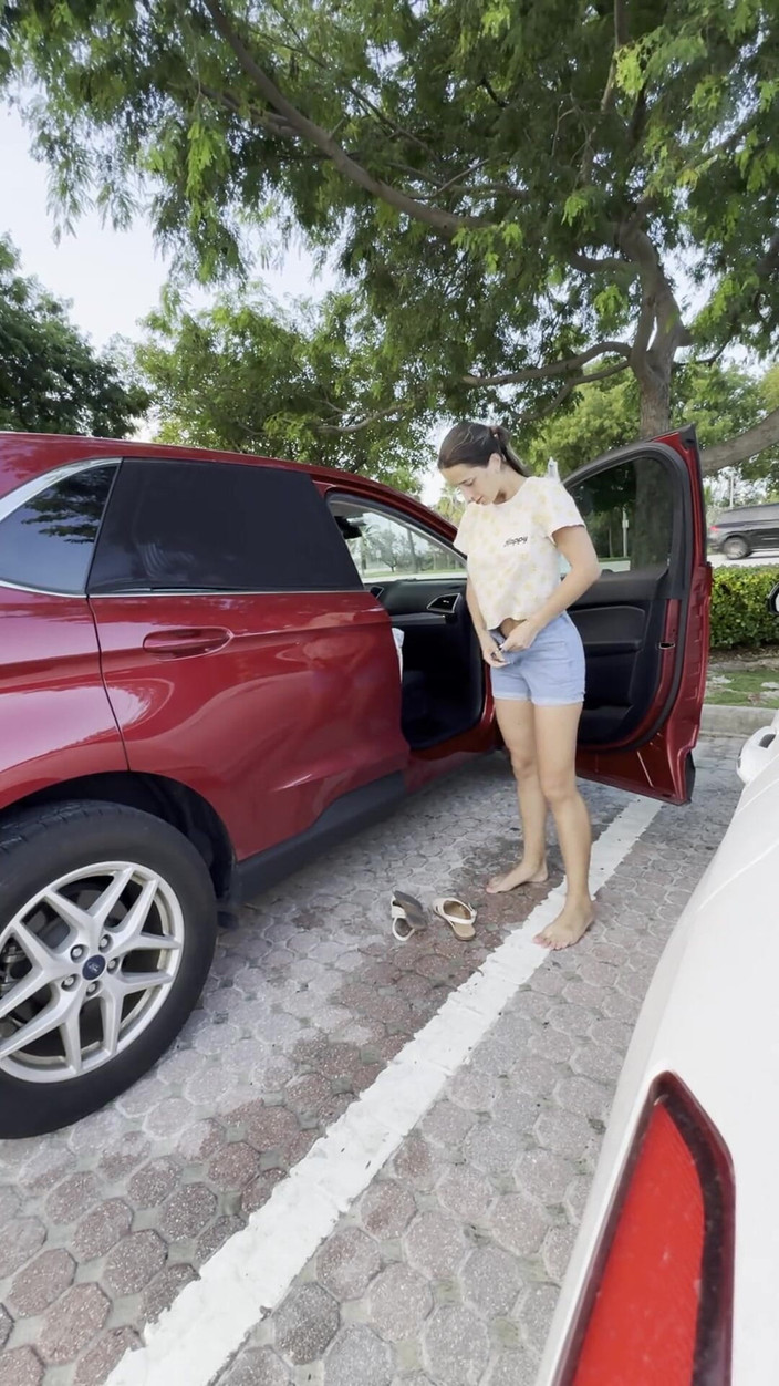 SweetButtocks: Tempat letak kereta berbogel sebelum matahari terkena