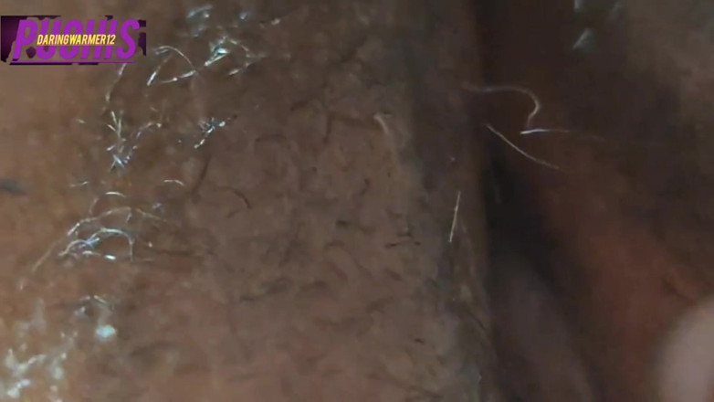 puchis: Puchis - une MILF agite le cul, vidéo maison réelle