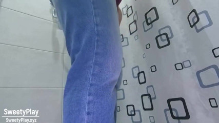SweetyPlay: Peeing desperation wetting jeans