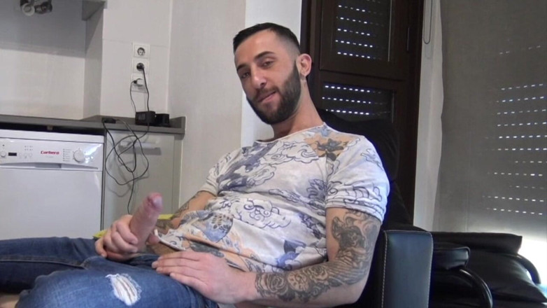 Latino Fucker: Blondeink von xxl schwanz gefickt