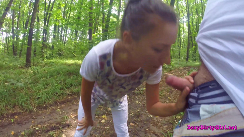 Sexy Dirty Girl: I suck his cock in the woods