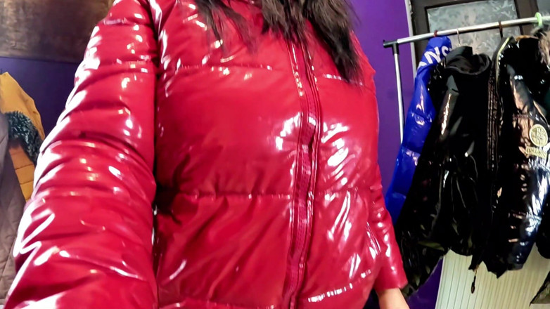 MilfyCalla: Camicia da downjacket rossa lucida pov. Fumo, a pecorina e...