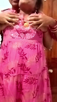 Desi schoonzus volledige romantiek en tieten drukkende Masti-seksvideo
