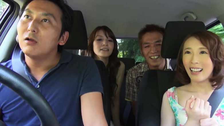 JAPAN IN LOVE: Cachondas chicas asiáticas en 4_asian orgía con coños peludos y apretados