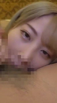 Sexy japonská blondýnka na castingu