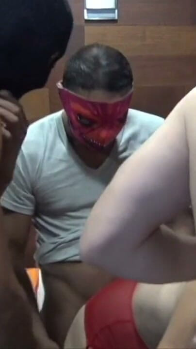 First bisex experience with friend: Дивовижний трах, бі-секс, я в сауні