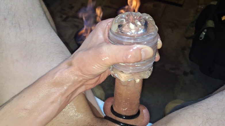 SteveSmokeHolland: Сеанс No22, трах штучної плоті, анальний вібратор і соски