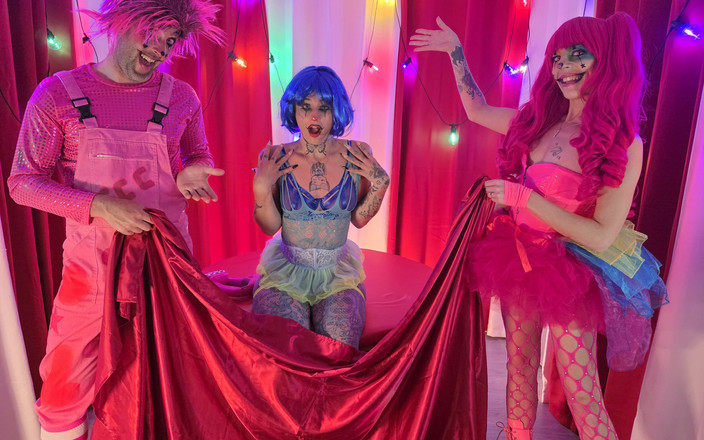 Cock Crazed Clowns: 핑크 자지를 미친 광대를 만나는 Blazy Kitsune
