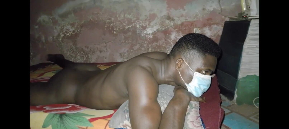 Masturbator emmy: 鲍比·约翰逊更喜欢在床上啪啪