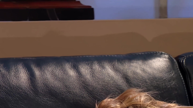 Luxury porn channel: 금발의 비서 케어, 목구멍 깊숙이 시작, 보지 타기