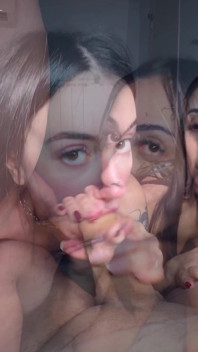Two Horny Girls - Vídeo a Três Com Chavita Grimaldi E Sonriebitchh