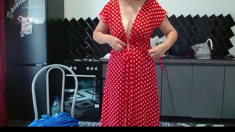 ANGELA_LADY: La fica cremosa e pelosa ti lascia leccare il suo...