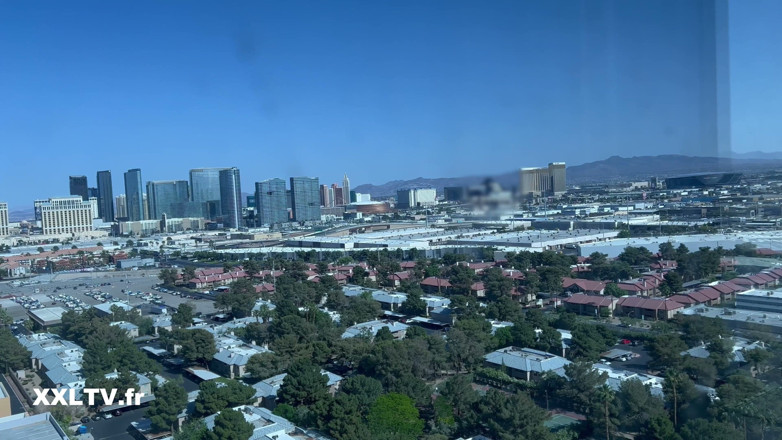 XXLTVFR: Kejutan ulang tahun dari las vegas: seks lesbian penuh gairah
