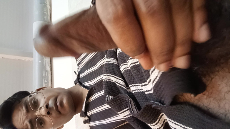 TranquilCulture: Aku lagi ngajak cowok berondong ini untuk muasin kontolku dengan...