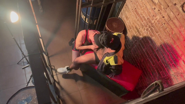 XiscoXX: Xiscoxx seduz o policial Kikegil