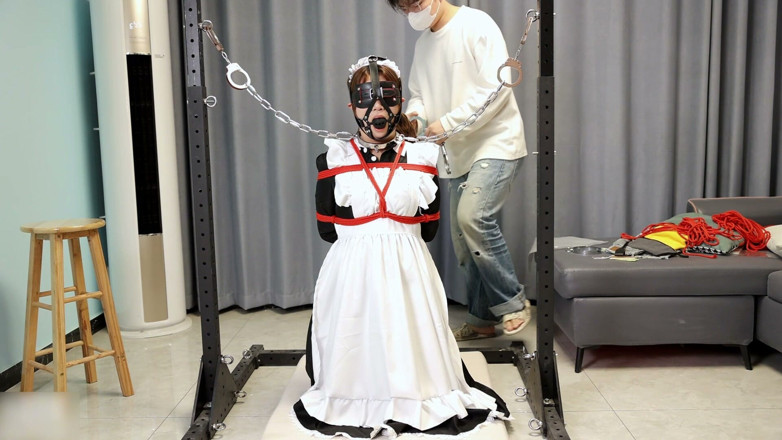 Asian bondage: Hizmetçinin çeşitli kelepçeleri