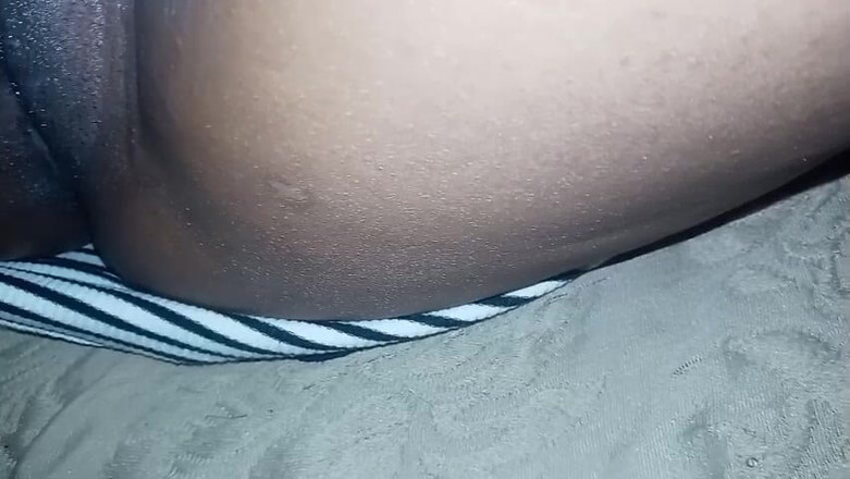 BigassMILF40: Ibu tiriku yang doyan selingkuh lagi asik masturbasi pakai dua...